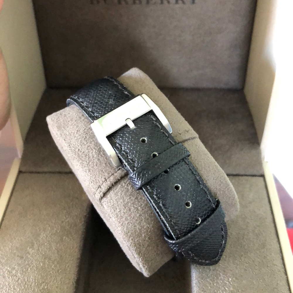 Burberry Mens watch! - Picture 2 of 6